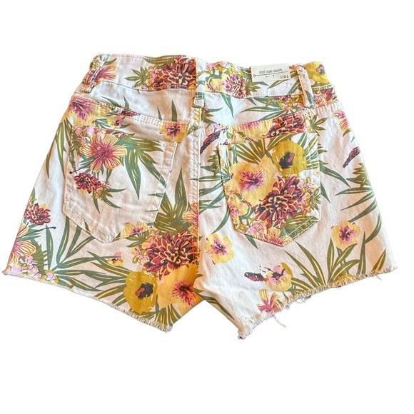 Banjara Mid Rise Tropical Floral Raw Hem Shorts - Picture 4 of 11